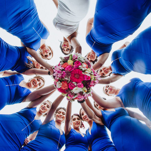 Novia y Damas de honor en sesion de fotos.