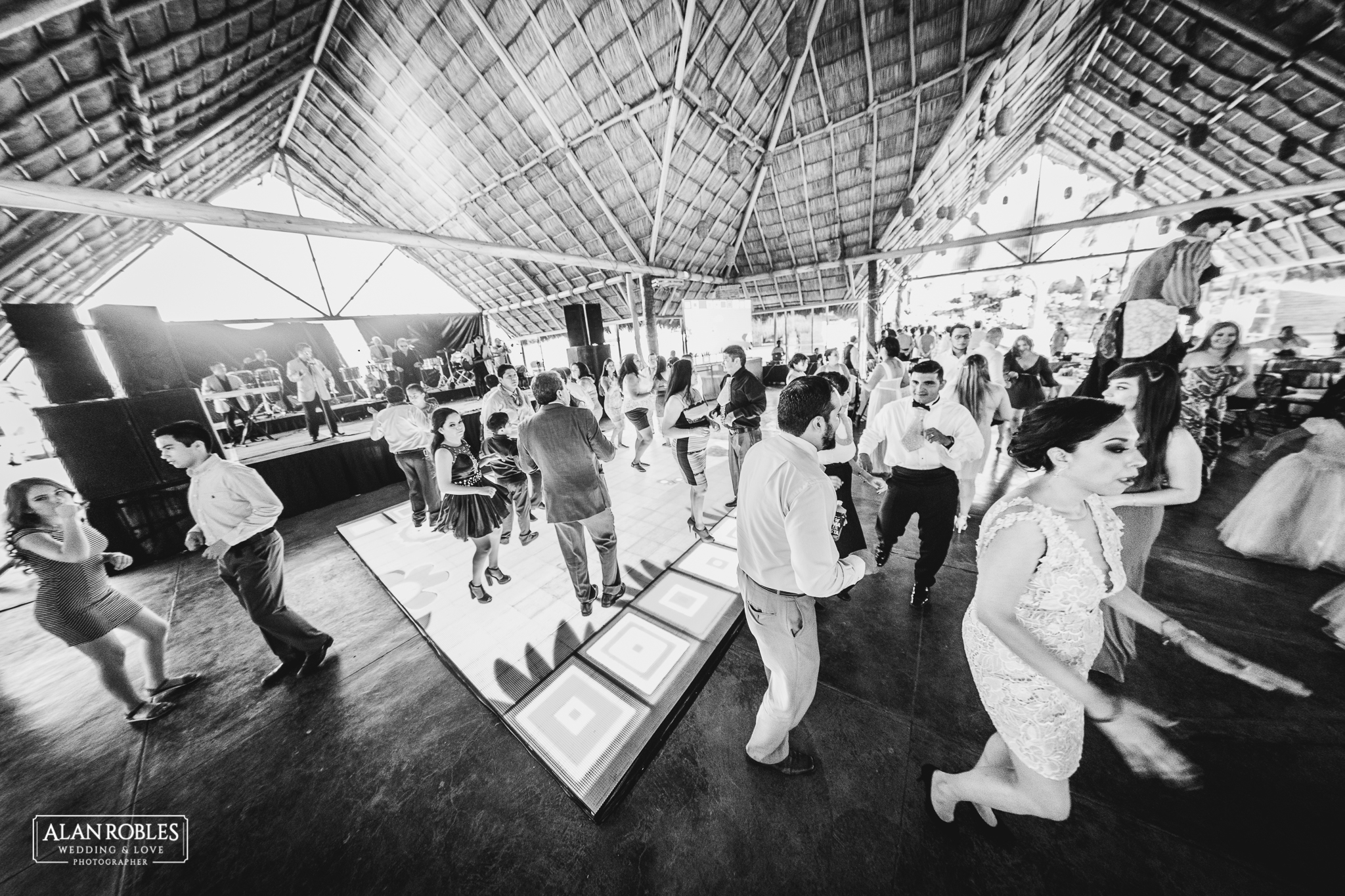 Fiesta de boda en Hacienda Los Pozos. Fotografo de Bodas Alan Robles.