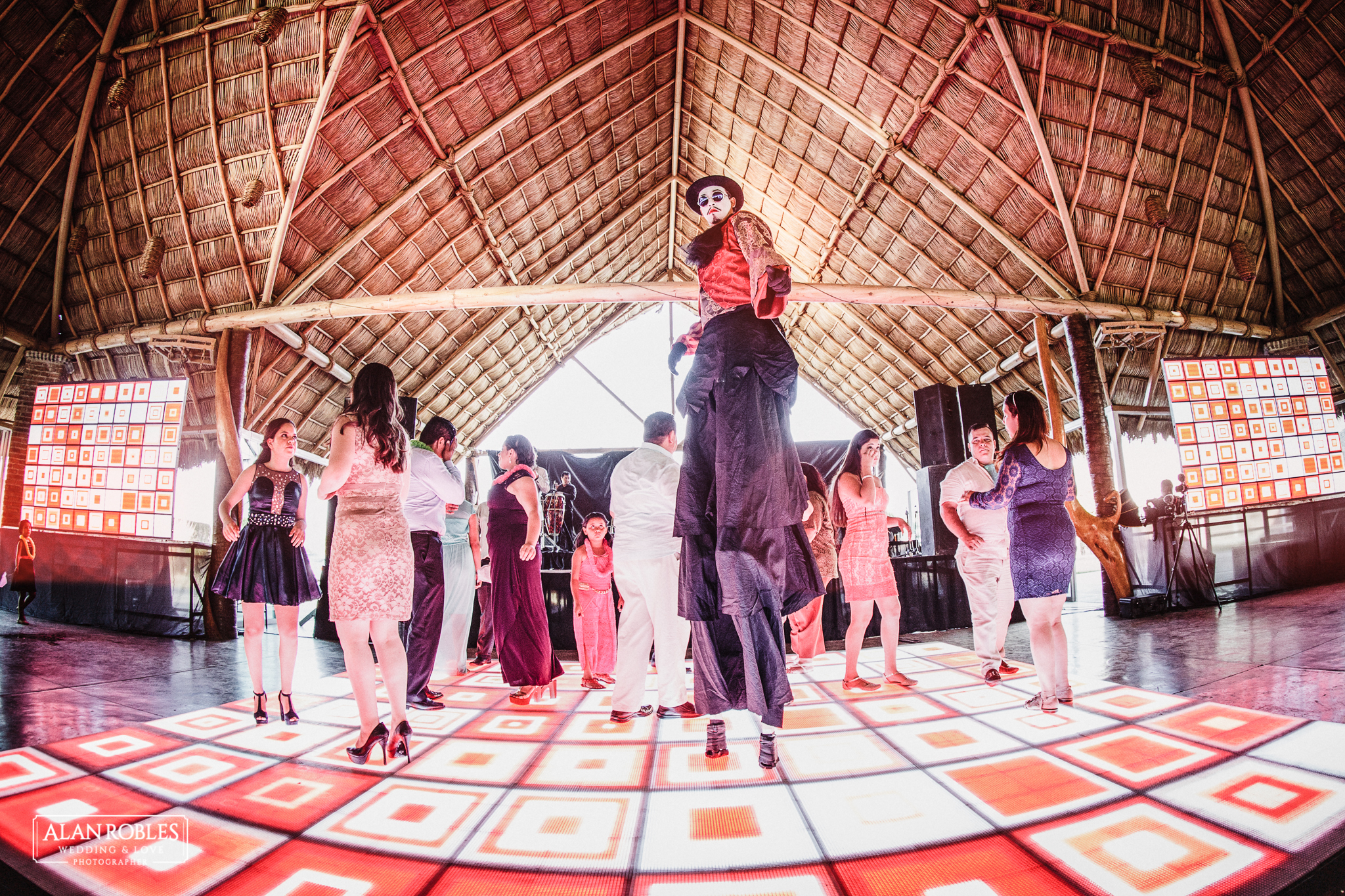 Fiesta de boda en Hacienda Los Pozos. Fotografo de Bodas Alan Robles.