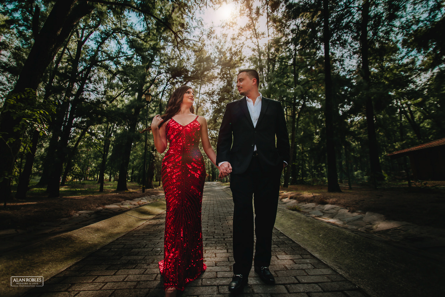 Bosque Colomos, sesion casual, novios, preboda, alan robles, love is the big reason, pareja, arboles