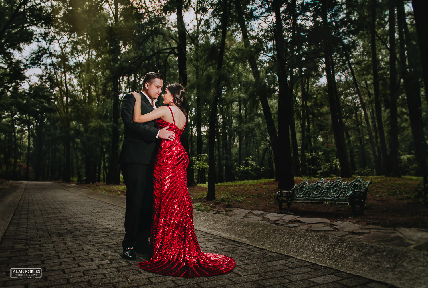Bosque Colomos, sesion casual, novios, preboda, alan robles, love is the big reason, pareja, arboles